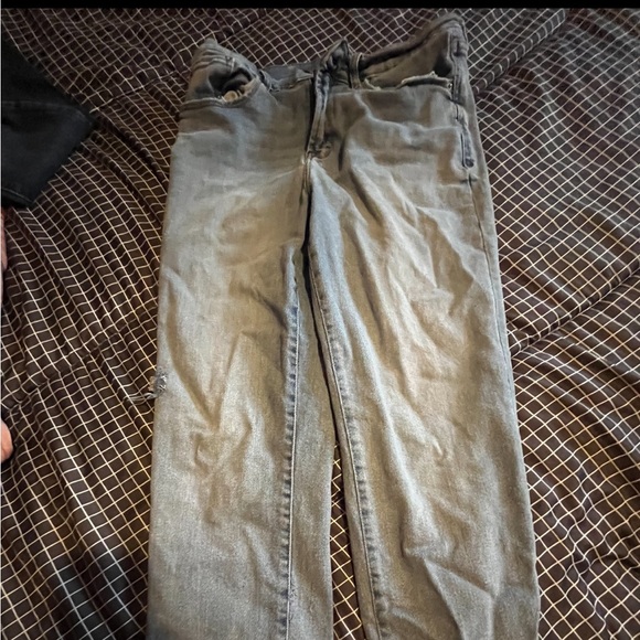 I am selling new or used clothes. - Picture 5 of 8